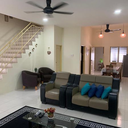ZillQayyim Homestay Seri Iskandar Luaran gambar